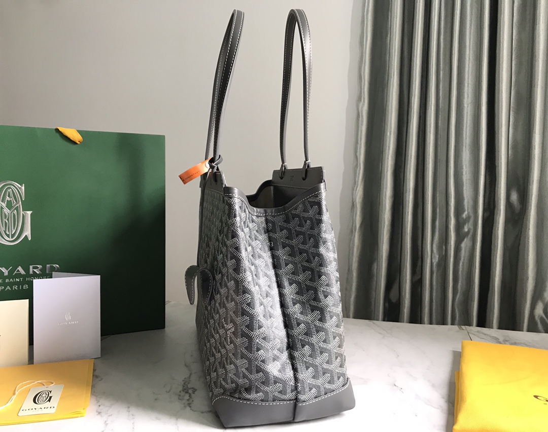 Bellechasse Biaude PM Tote Bag In Grey